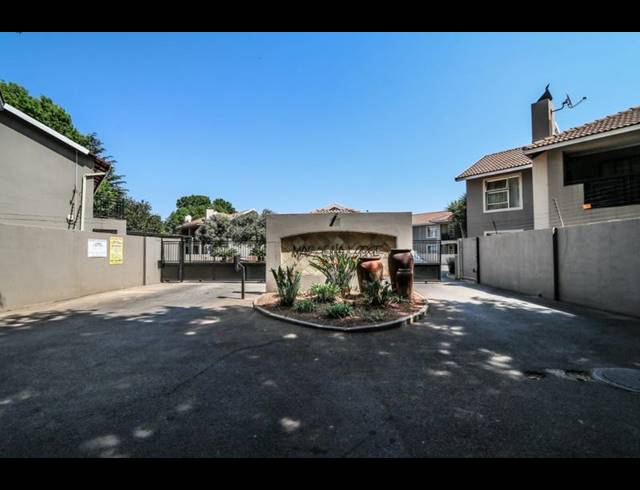 1 BEDROOM TOWNHOUSE FOR SALE IN BRENTHURST